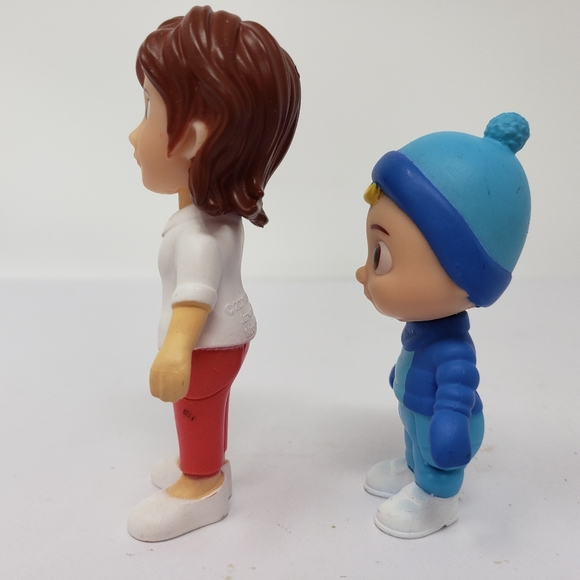 CocoMelon Winter JJ & Mother Mom Figures Replacement - Picture 2 of 12